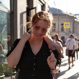 Маша пишет и читает